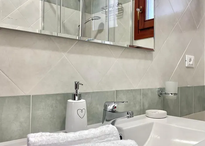 Casa Giulia - *